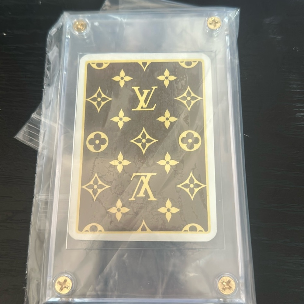🔥LOUIS VUITTON MONOGRAM CARD IN CASE🔥
